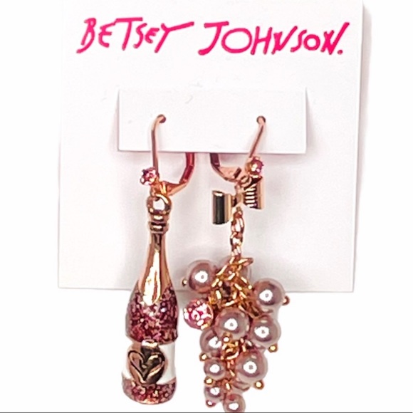 New Betsey Johnson Rose Mismatch Drop Earr… - Picture 7 of 9